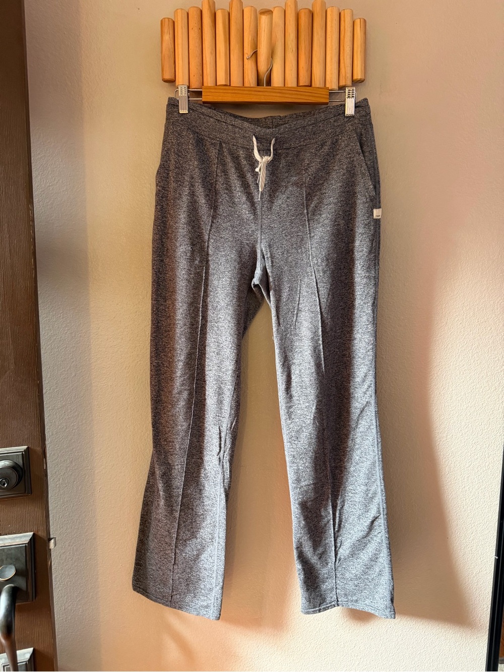 Vuori Straight Leg Gray Pull-On Pants